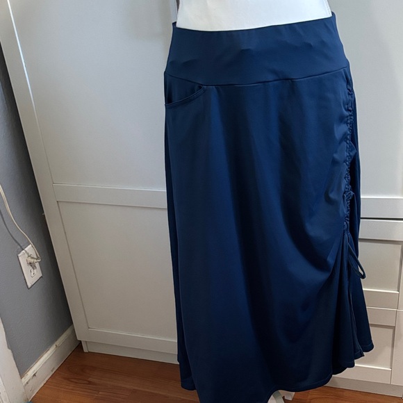 Chic Navy Blue Midi Skirt - Picture 1 of 10